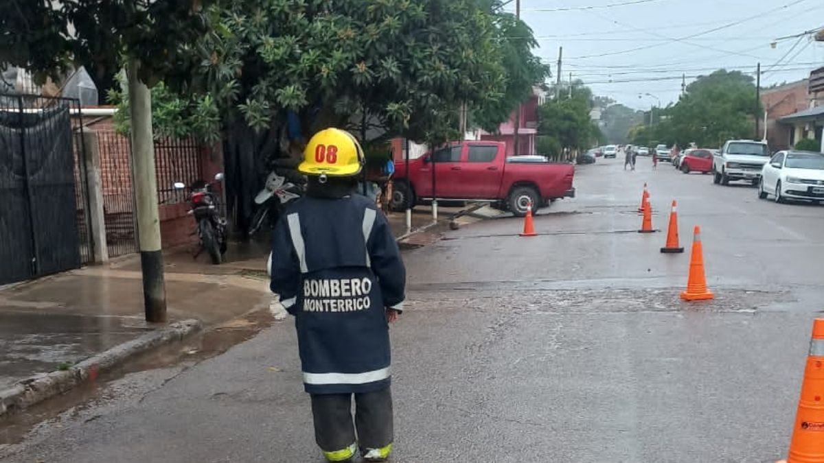 Limpiaba La Vereda Y Se Electrocut Al Tocar Unos Cables De Alta Tensi N