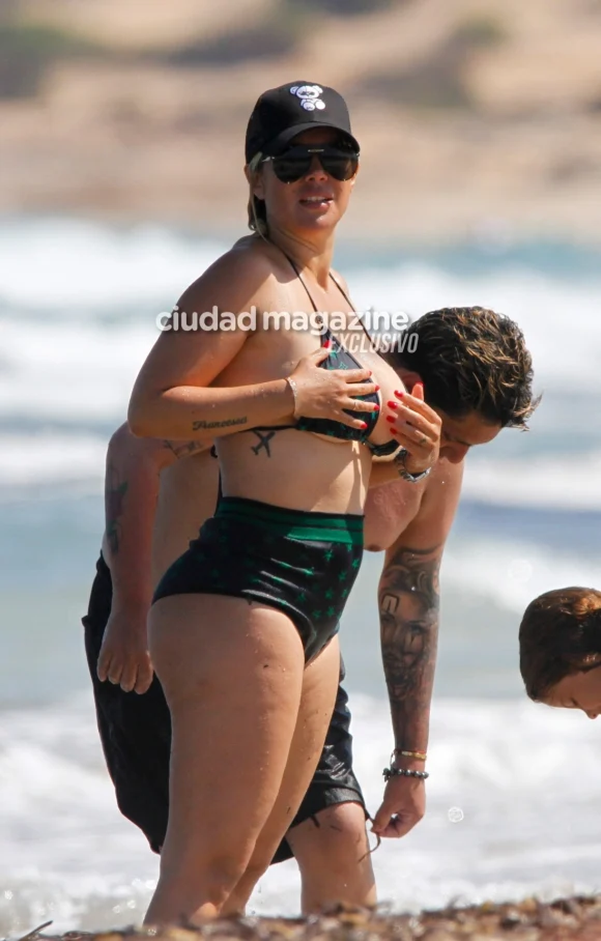 Las Fotos De Wanda Nara En La Playa De Ibiza Bikini Con Estrellas Selfies Y Diversi N