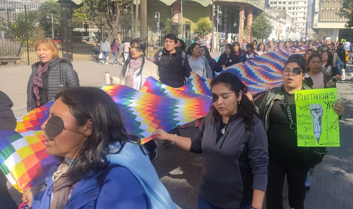 Docentes Volvieron A Marchar Exponiendo Su Indignaci N Con El Gobierno