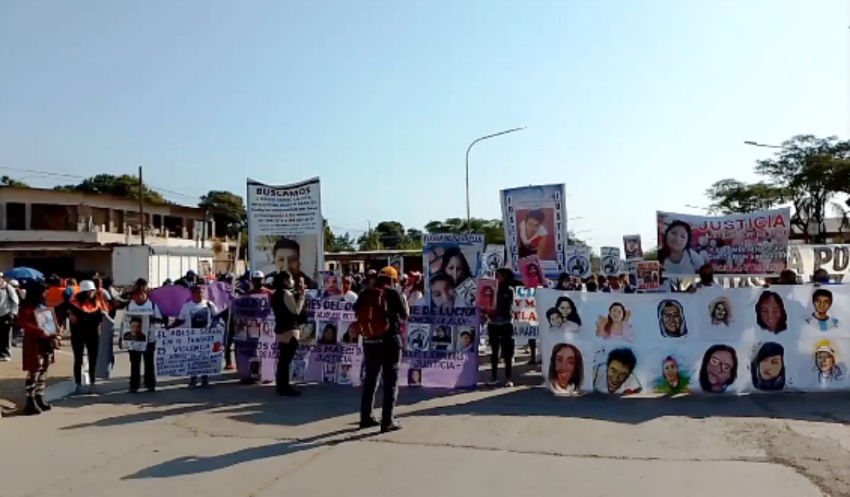 Multitudinaria Marcha De Los Padres Del Dolor En Libertador