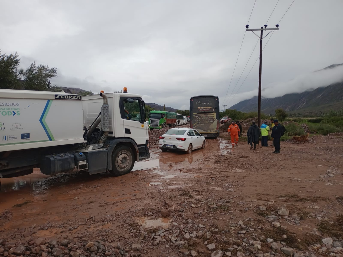 Por Lluvias Hay Cortes De Rutas Y Piden Circular Con Precauci N