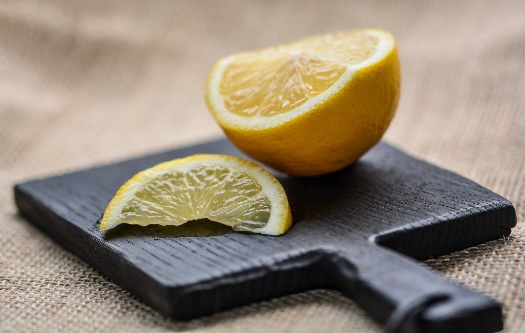 Propiedades del jugo de limon con agua tibia