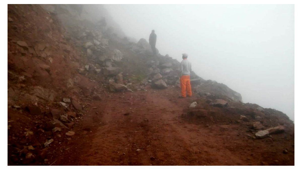 Realizan trabajos de despejes por desmoronamiento en la ruta Quebrada-Yungas - Jujuy al Momento