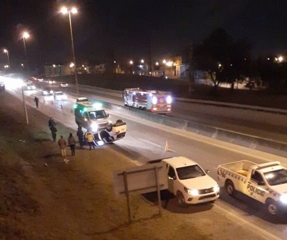 Vuelco y varios autos implicados en un accidente sobre Ruta N°9