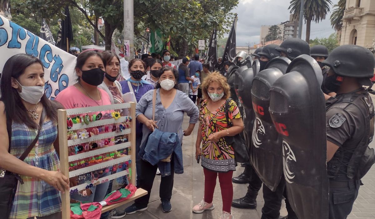 La desesperación de los capacitadores: Sigue la huelga de hambre por un polémico decreto