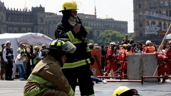 Un fuerte sismo de 6.1 grados sacudió el centro de México