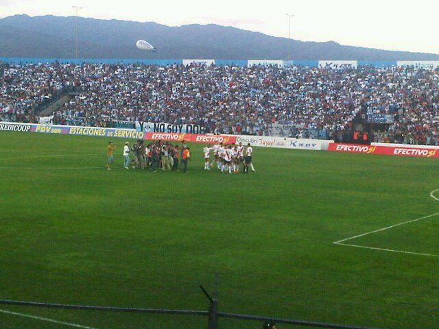 Gimnasia cayó ante River 4 a 1 con cuatro de Cavenaghi