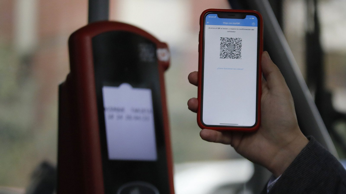 El Banco Central habilita los pagos con QR para el transporte público