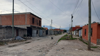 Vecinos del Aeroclub padecen constantes cortes de agua y de luz