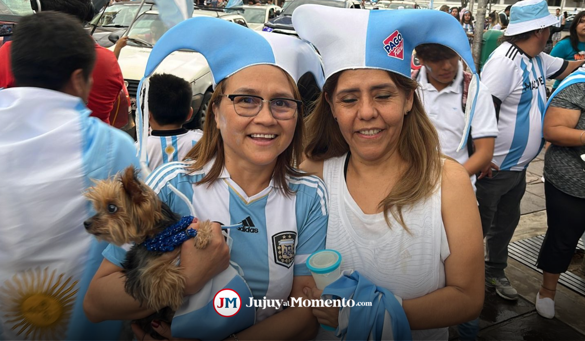 Jujeños salieron a festejar que Argentina se clasificó a octavos