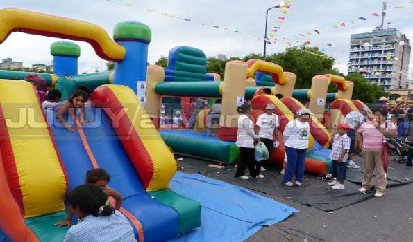 Gran convocatoria en el Festival de los Reyes Magos de la Tupac Amaru