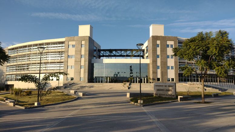 El Ministerio de Educación informó horarios especiales de atención durante enero