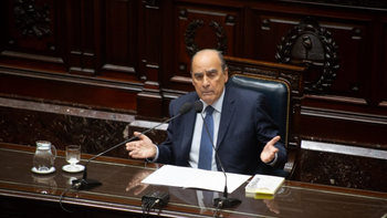En medio del escándalo por coimas, Guillermo Francos dará su informe de gestión