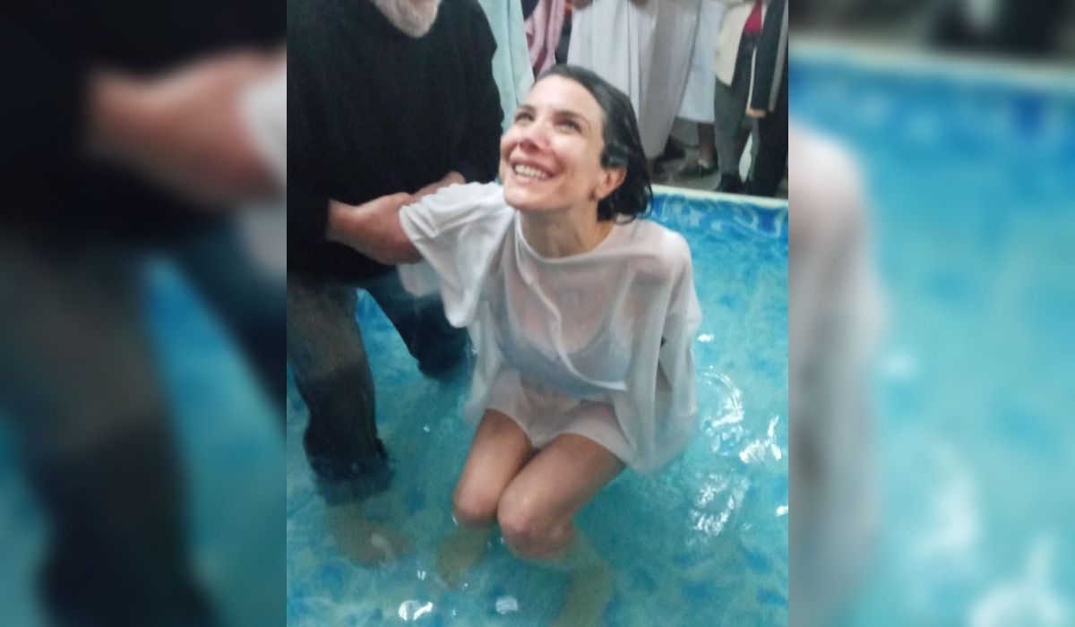 Andrea Rincón rompió en llanto en medio de su bautismo: Me arrepiento de todo
