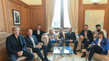 El Gobierno reúne a su mesa política en medio de una fuerte interna por la crisis en el Senado