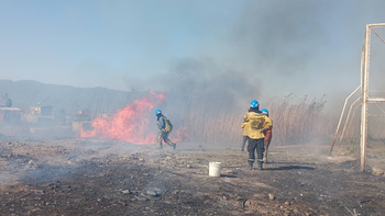 Por los fuertes vientos, se registraron varios focos de incendio en Jujuy