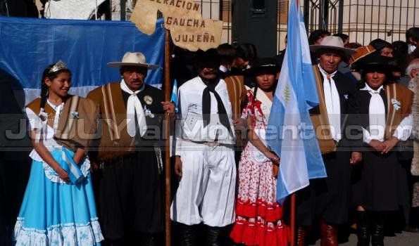 Se conmemoró el Día de la Bandera en Plaza Belgrano