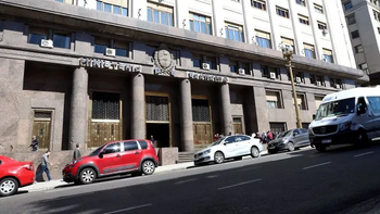 Junio cerró con un déficit de $1 billón por el pago de aguinaldos e intereses de la deuda