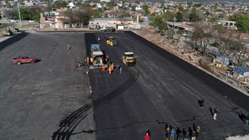 Cada vez más cerca: la nueva cancha de hockey del Parque Alberdi sigue tomando forma