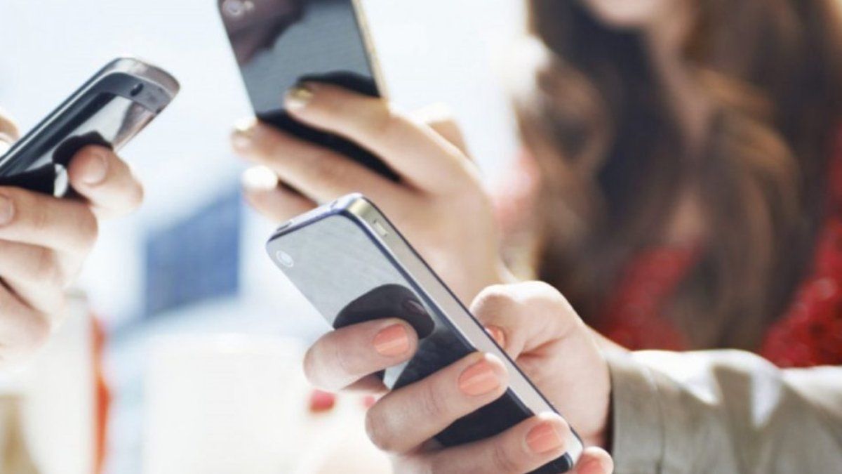 Banco Nación lanzó una promoción para comprar celulares en 18 cuotas y sin interés