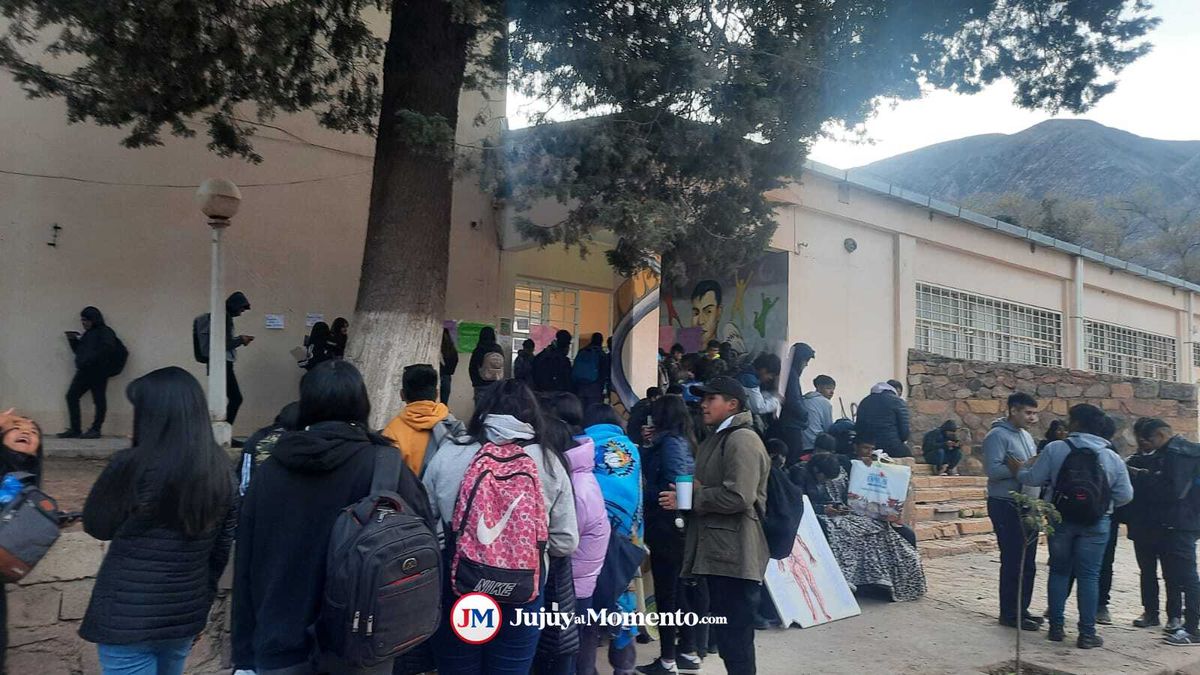 Educación suma problemas: alumnos no entraron a clases y protestaron en Maimará