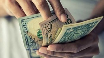 El dólar oficial anotó su segunda suba consecutiva: a cuánto cerró este lunes