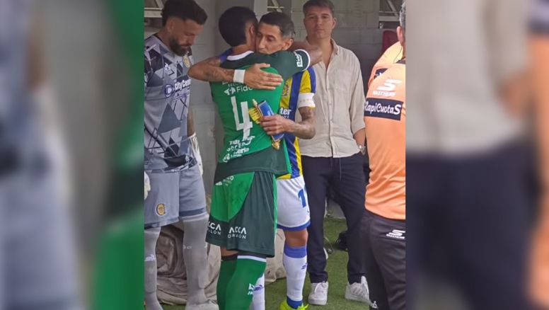 El cálido abrazo del jujeño Leo Ferreyra a un Campeón del Mundo