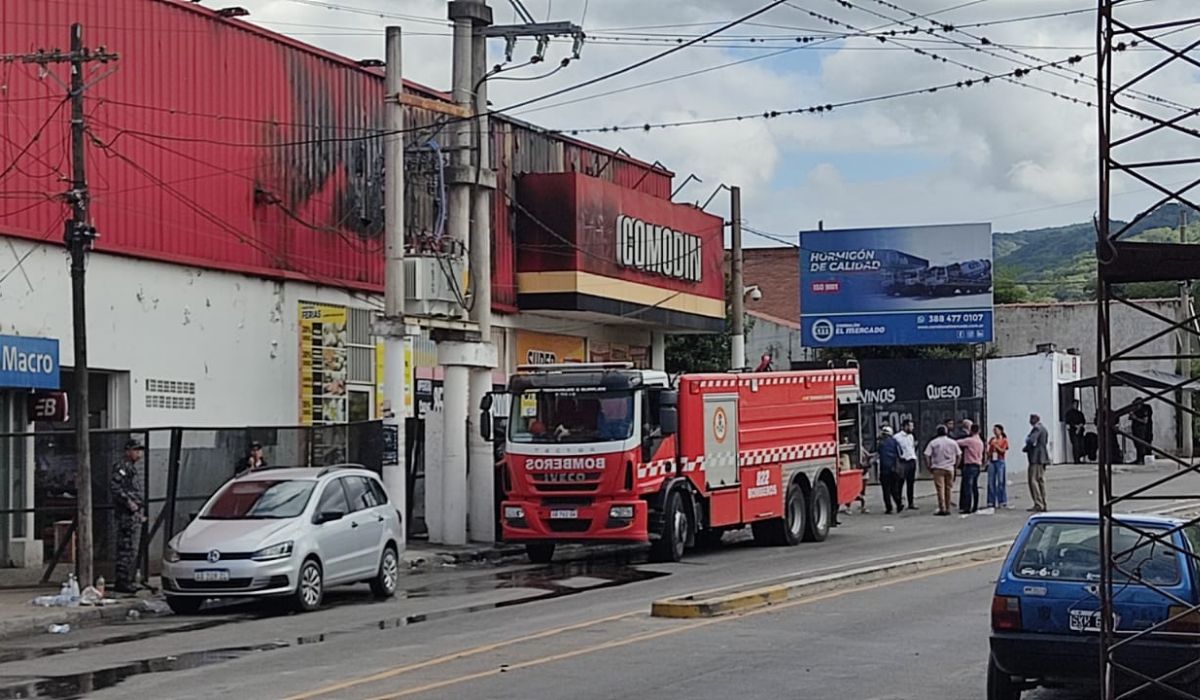 Foto: incendio en un supermercado en Ciudad de Nieva.