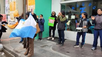 Pese a la acefalía, docentes de ADEP vuelven a manifestarse en las calles