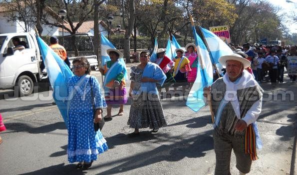 La Caminata de las Quenas inició los festejos del Éxodo Jujeño