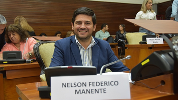 Diputado criticó las faltas docentes y estalló la bronca: 