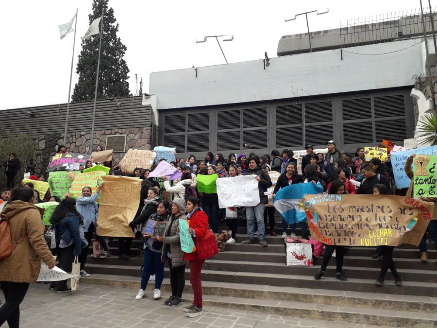 Cierre de carreras: Diputados se reunieron con la comunidad educativa