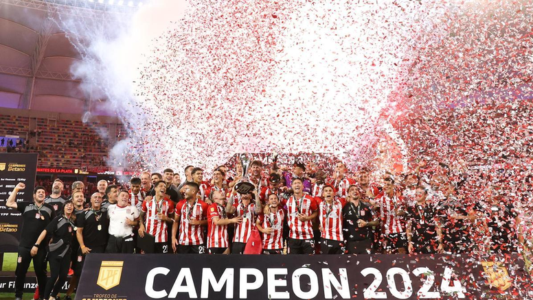 Estudiantes goleó a Vélez y se quedó con el Trofeo de Campeones