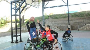 Jujuy vivió una emotiva exhibición de básquet en silla de ruedas