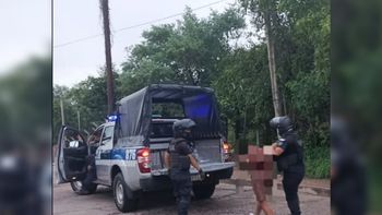 Violento sujeto fue detenido por darle una golpiza a su pareja en plena calle