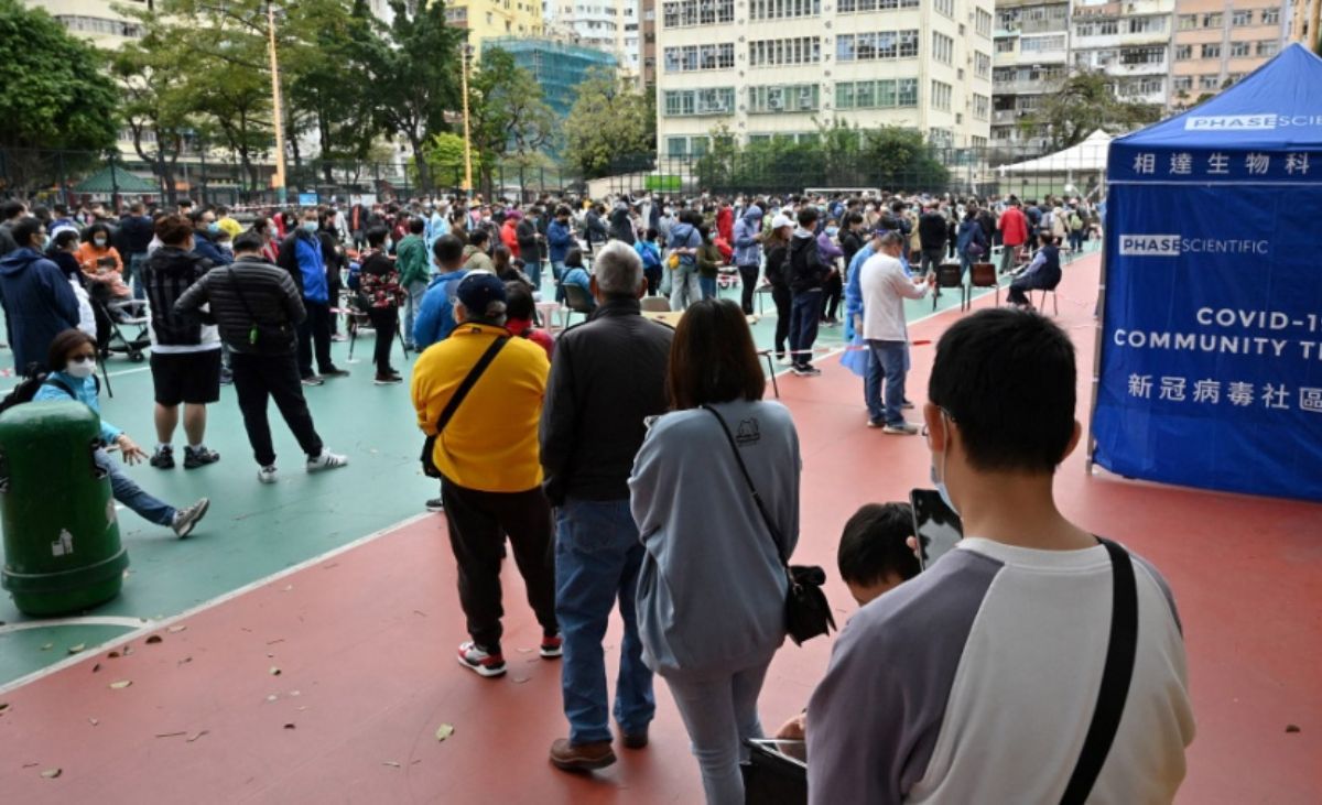 Hong Kong impone las medidas más duras tras récord de contagios