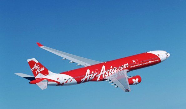 Rescataron más de 40 cadáveres de pasajeros del avión de AirAsia