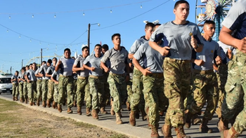 El Gobierno anunció la implementación de un Servicio Militar Voluntario