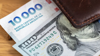El dólar oficial anotó su tercera suba semanal