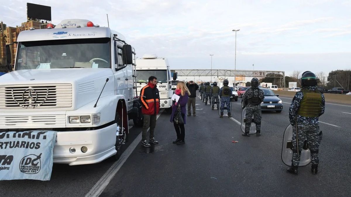 Falta de gasoil: fracasó la reunión entre funcionarios y transportistas
