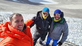 Tres jujeños hicieron cumbre en el volcán más alto del mundo
