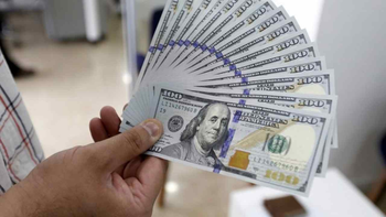 El dólar oficial cayó a mínimos de tres semanas