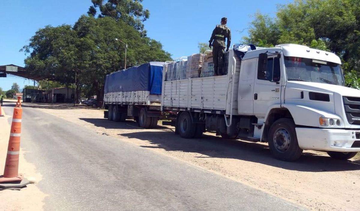 Un camión que partió de Jujuy fue detenido llevando mercadería de contrabando