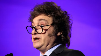 Javier Milei llegó a Los Ángeles: reunión con empresarios y discurso sobre su plan económico