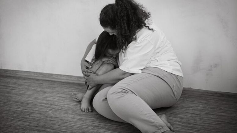 Demandan a un padre por abandono y buscan que la madre tenga control total sobre su hija Demandan a un padre por abandono y buscan que la madre tenga control total sobre su hija