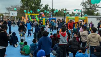 Risas y alegría, el polideportivo de Chijra abrió sus puertas con una gran celebración