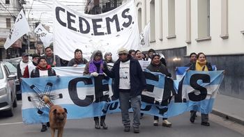 Docentes cansados de no tener respuestas: 