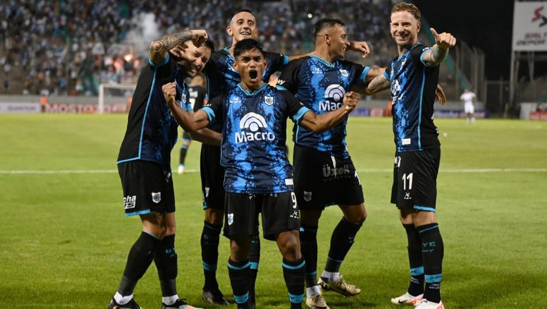 Un Gimnasia copado hizo delirar a su gente en Salta