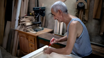Jubilados que trabajan: la ocupación de adultos mayores pegó un salto de 32,6%