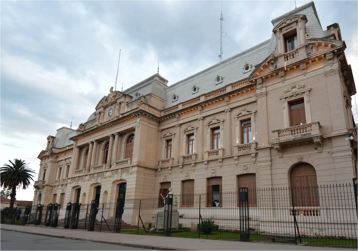 Cuestionamientos a la Auditoria provincial: sueldos millonarios y falta de control